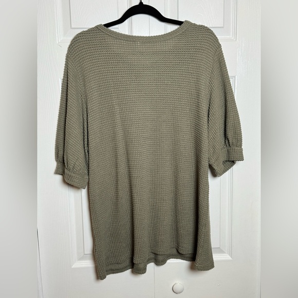 Elegant Olive Women's Knit Top - Picture 5 of 6